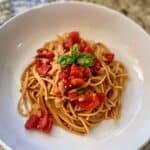 ONE-POT TOMATO BASIL PASTA